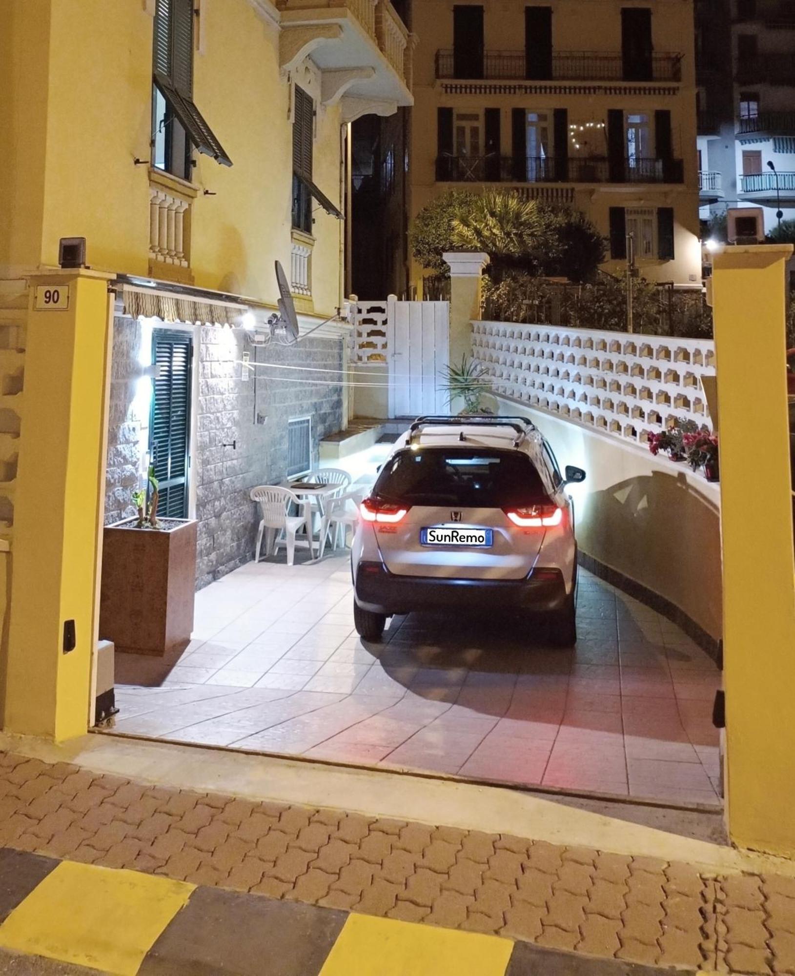 Casa Stefi Sunremo - Parcheggio Privato, 500 Mt Dalla Spiaggia Sanremo Exterior photo